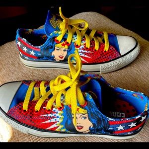 Converse DC Wonder Woman low top Chuck Taylors